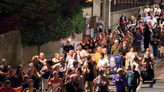 Nessun retro-front: «Fuori Massa da Gaia»