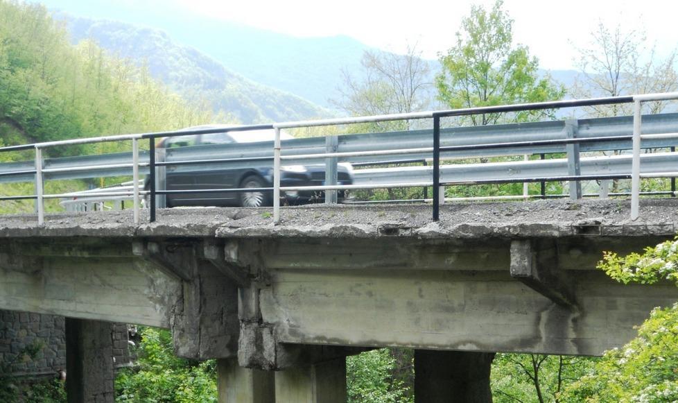 La Provincia: «Il ponte sul Guadarolo riaprirà il 15 luglio»