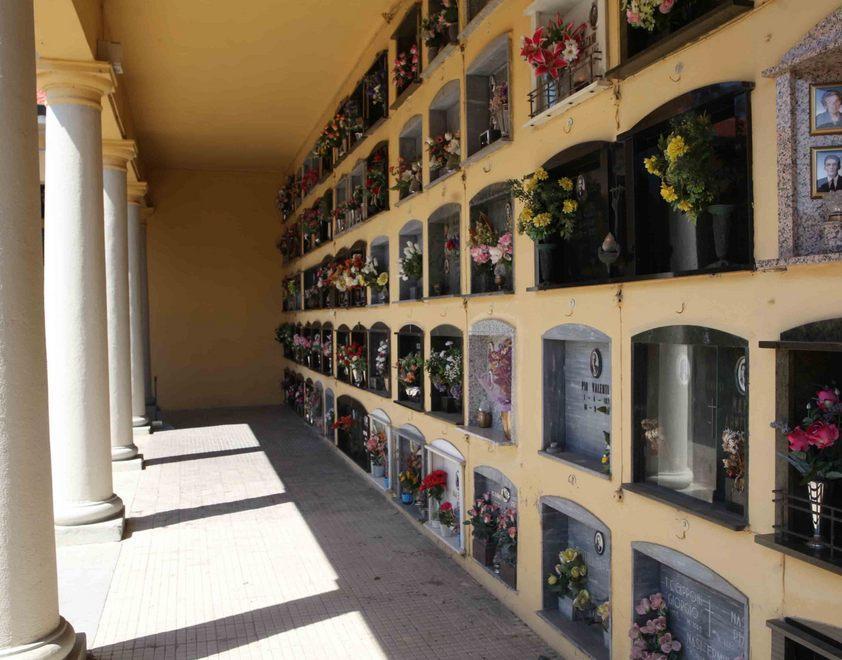 «Cimiteri, lavori non fatti La Amga è inadempiente» 