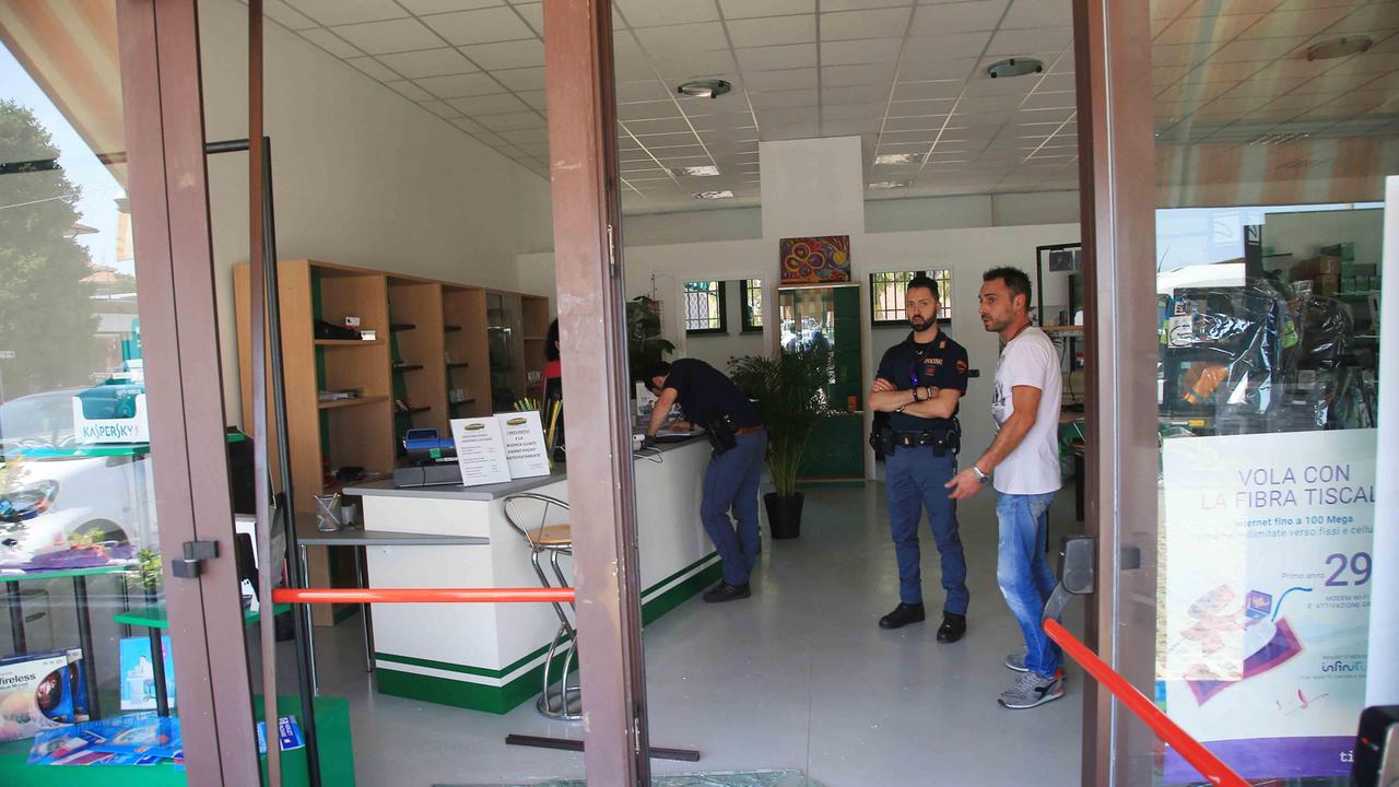 Reggio Emilia, in un negozio di informatica secondo furto in tre mesi
