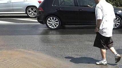 Il tubo si rompe, quartiere a secco