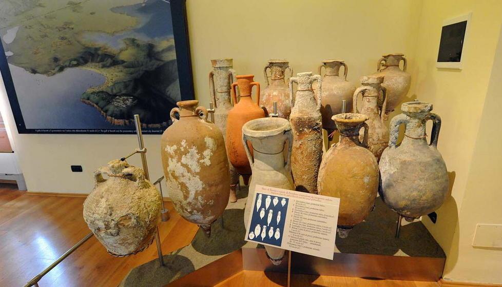 “Inediti Etruschi” per la sera al museo e visita alla Sterpaia 