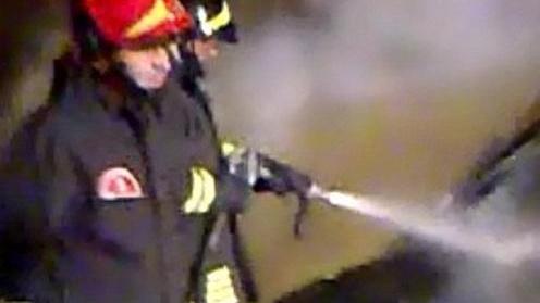 Notte di fuoco in via Alagon, brucia una vecchia Panda