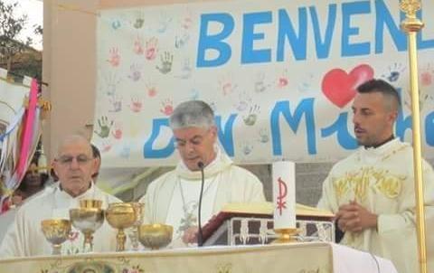 Fedeli in festa per l’arrivo di don Vincis