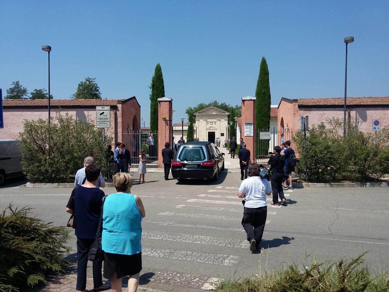 Strage di Dacca, la moglie di Boschetti sepolta a S.Cesario 