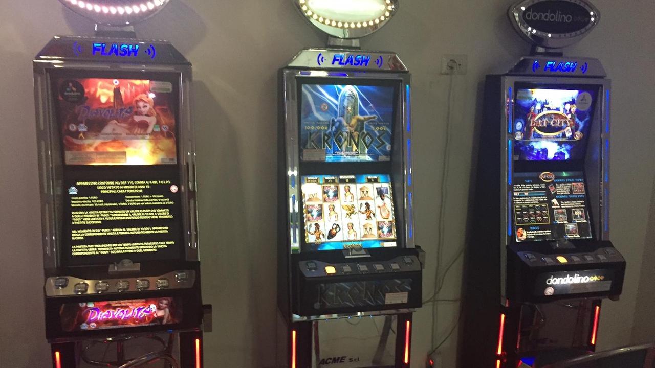 Slot machine, controlli contro i furbetti degli orari