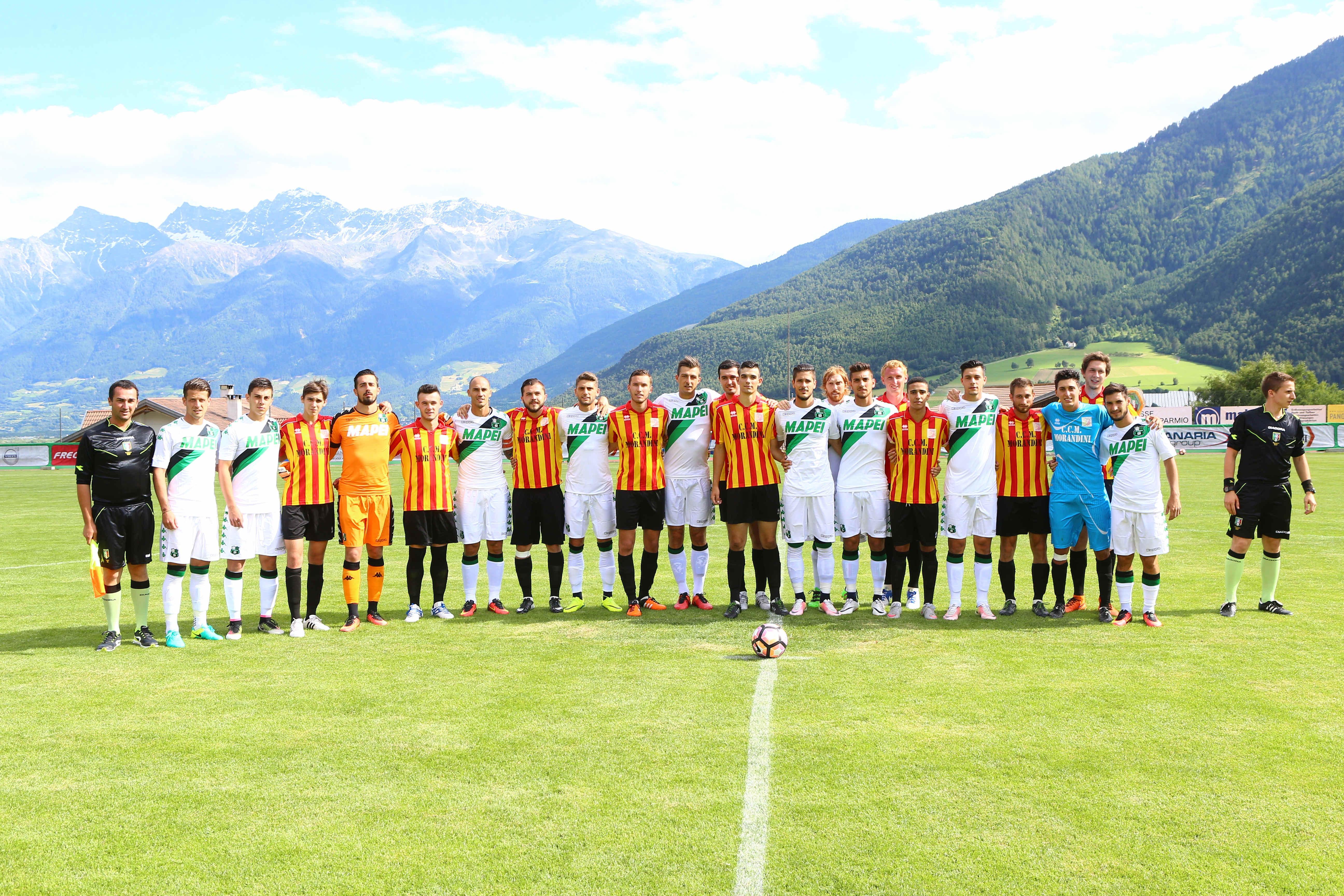 Foto di gruppo per Sassuolo e Salorno