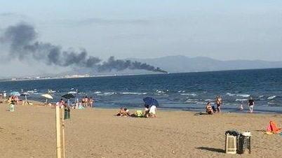Scoppia un incendio nello yacht Terrore a bordo per una famiglia