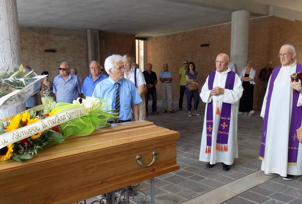 San Carlo, l’addio a Vincenzo Caselli in una chiesa gremita