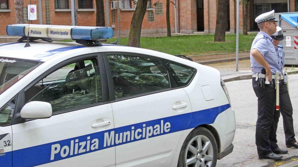 Selfie con smartphone rubato