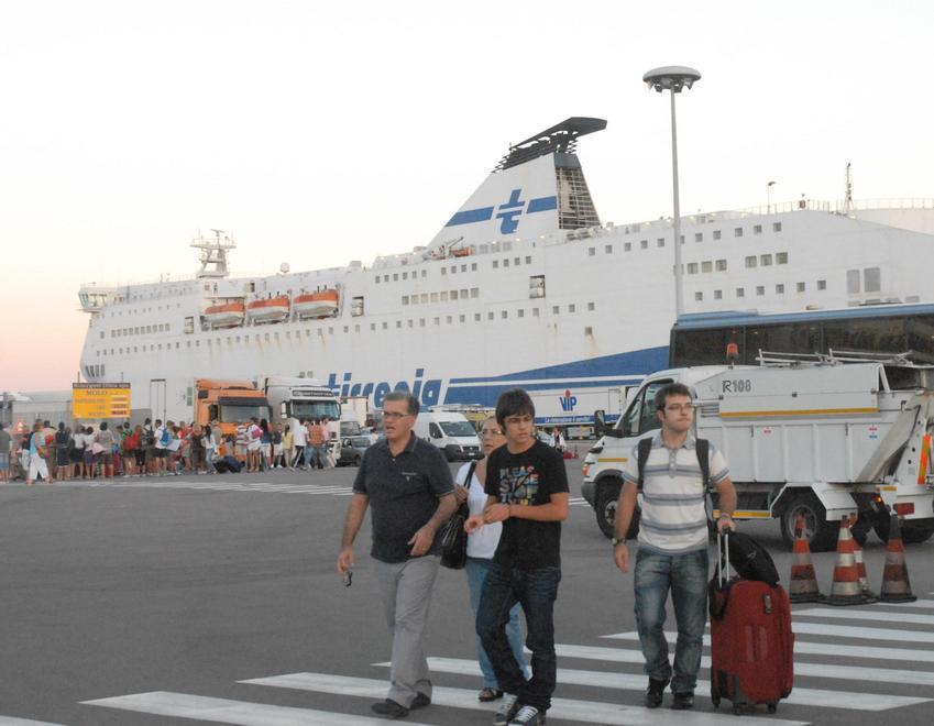 Estate boom, la Sardegna presa d’assalto 