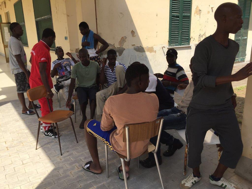 Più di 9.000 migranti in Toscana e rimpatri impossibili