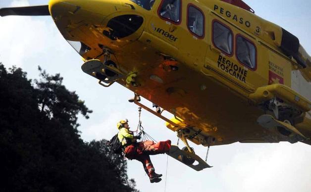 Uomo cade nel Frigido, task force per recuperarlo
