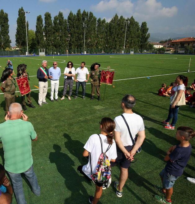Inaugurato il campo in sintetico al Loik