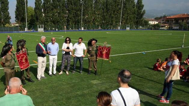 Inaugurato il campo in sintetico al Loik