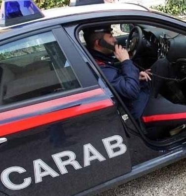Rubati cellulari e dispositivi elettronici in un negozio di telefonia a San Miniato