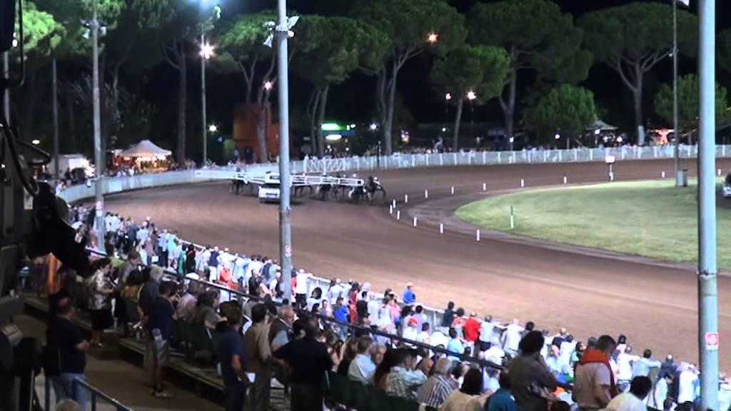 Una partenza dietro l'autostart all'ippodromo Sesana (Foto Rosellini)