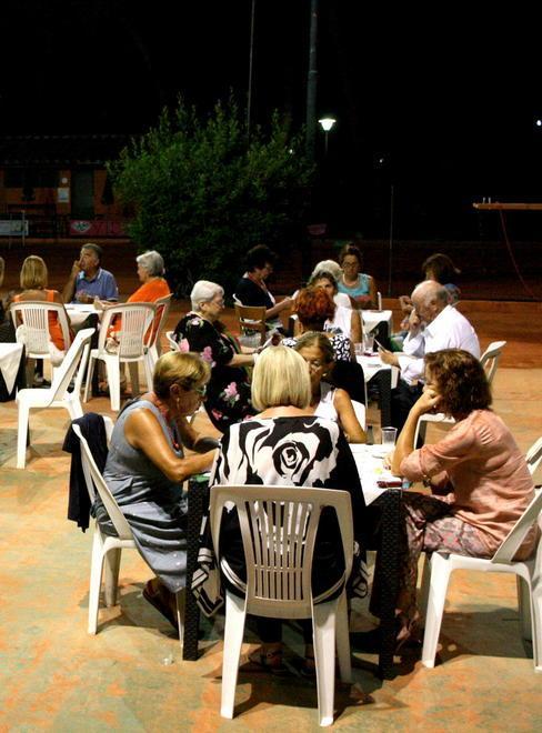 Un torneo di carte al Tennis