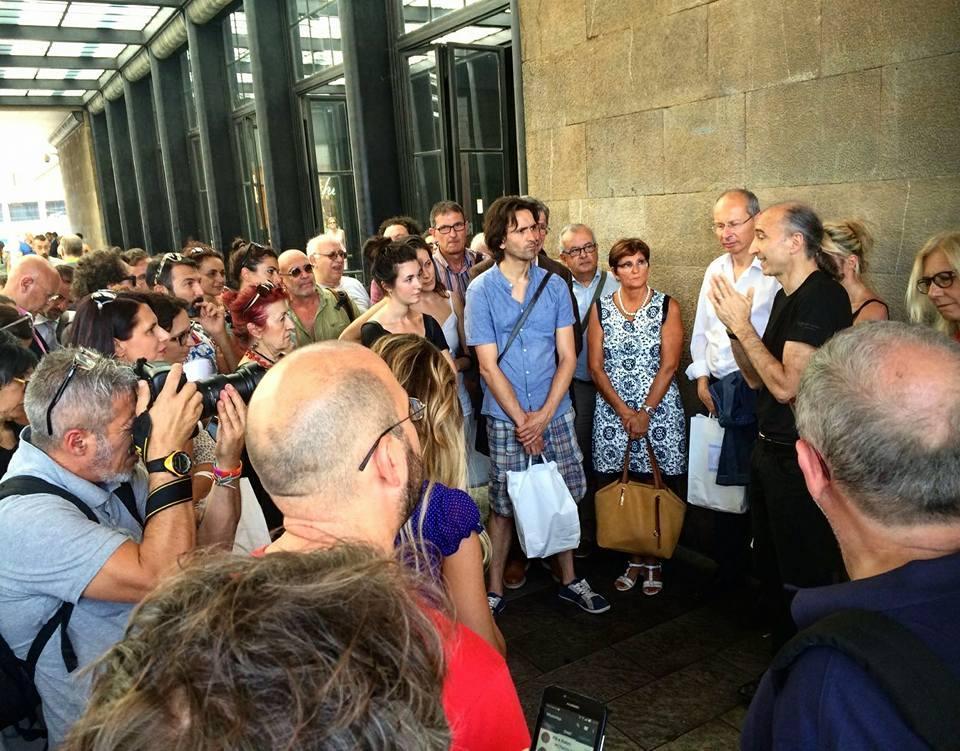 Un momento della conferenza stampa di Armando Punzo alla stazione di Firenze