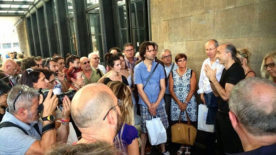 Un momento della conferenza stampa di Armando Punzo alla stazione di Firenze