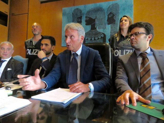 Da sinistra, il capo della Mobile Nanucci, il sostituto Boscagli, il procuratore Nicolosi e il sostituto Gestri