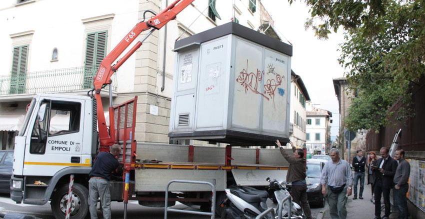 La rimozione della centralina di Empoli nel 2011