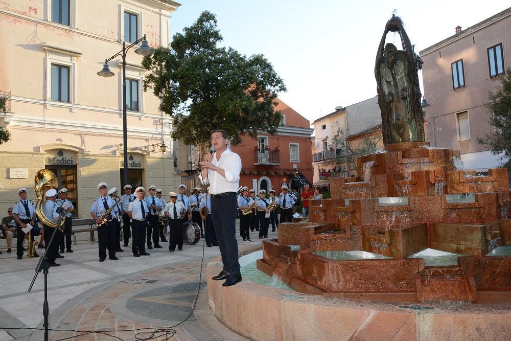 Il sindaco in piazza Matteotti 