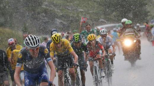 Dumoulin, un leone sotto la grandine Froome resta leader
