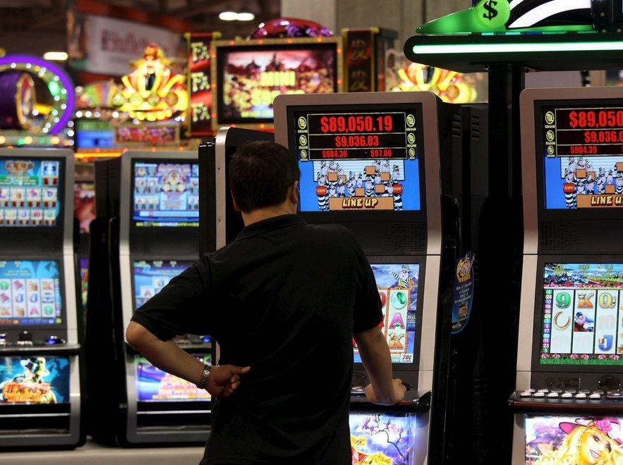 Avevano manomesso le slot: denunciati 