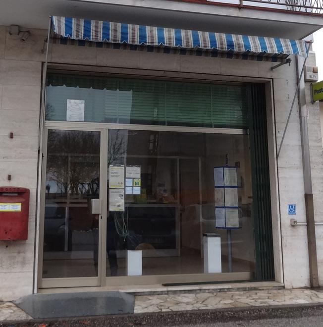 Le Poste restano aperte, primo round ai Comuni 