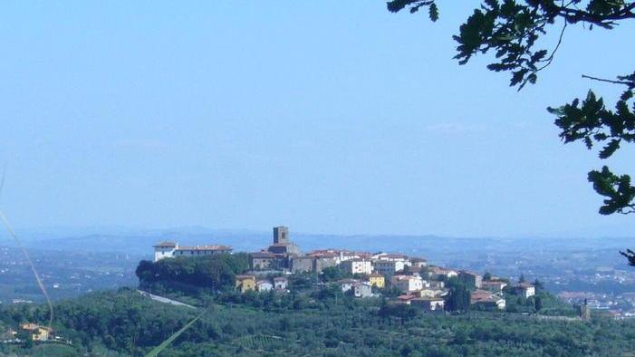 Il colle di Montevettolini (foto Nucci)