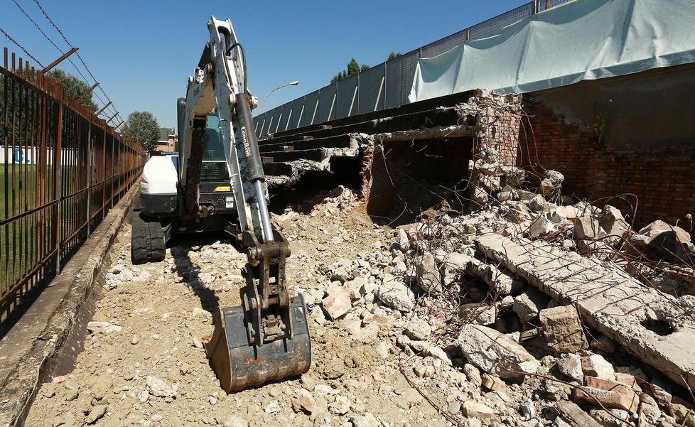 Il cantiere al sussidiario è stato bloccato dal Comune (Foto Agenzia Carlo Sestini)
