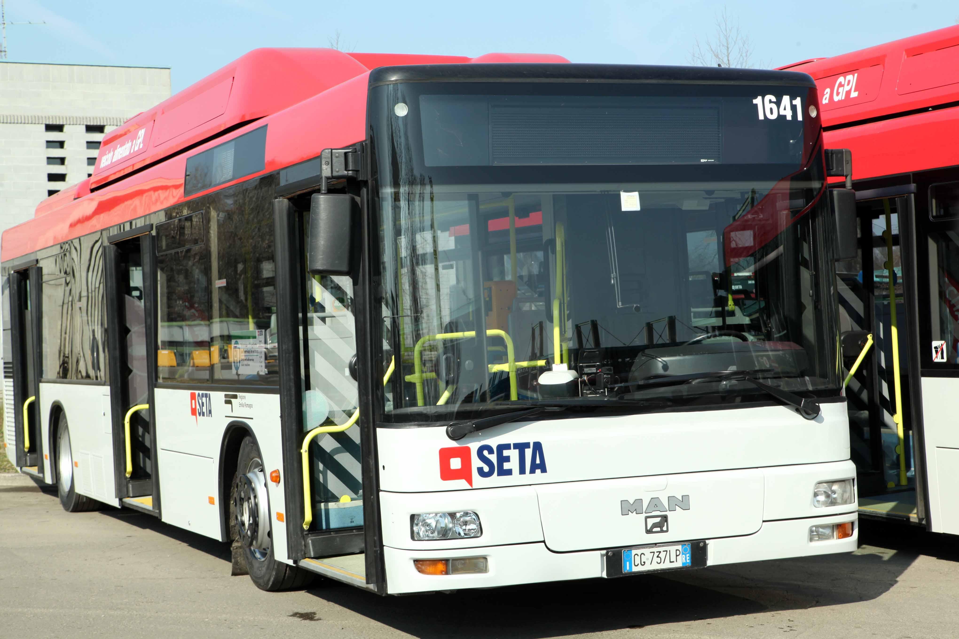 Sindacati contro Seta: "Autobus circolano senza la ruota di scorta"