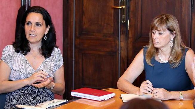 Arabella Ventura con la presidente Silvia Motroni all'audizione della commissione (Foto Nucci)