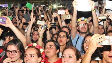 Dan Smith e i Bastille fanno ballare i tremila in piazza