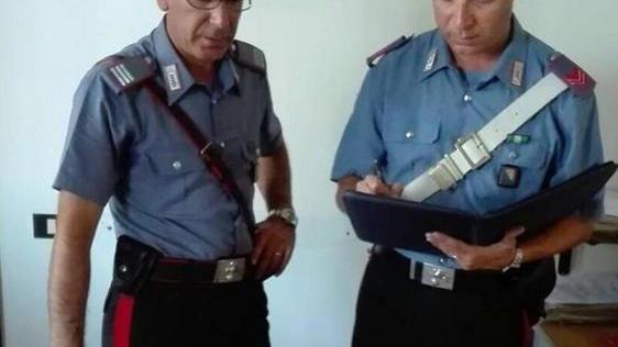Spacciatore in fuga con 8mila euro