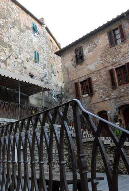 «Non si investe sul centro storico di Campiglia»
