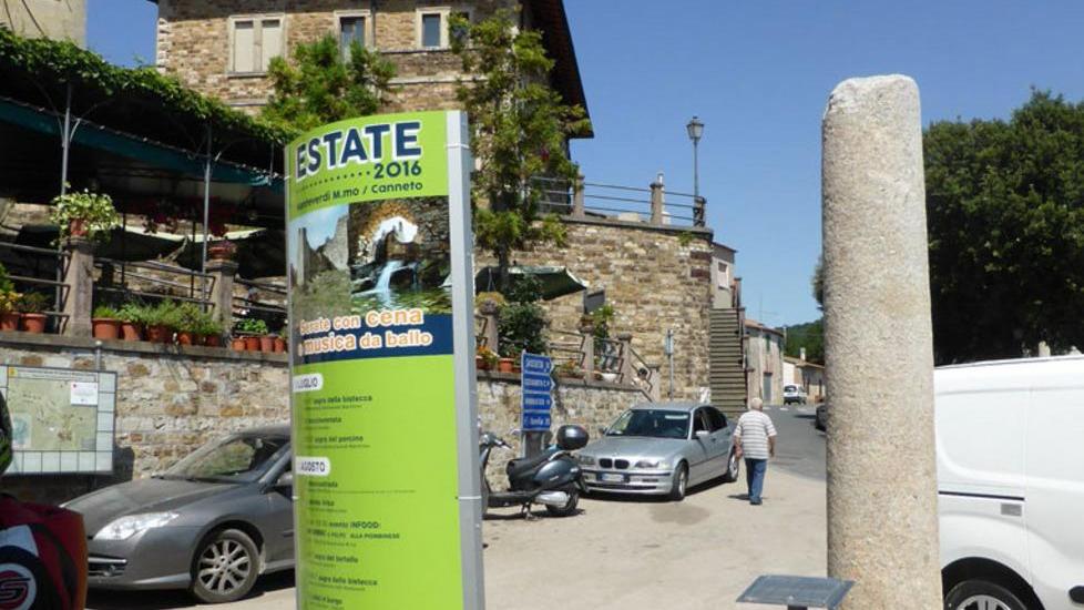 Due totem informativi in paese con la donazione di un privato