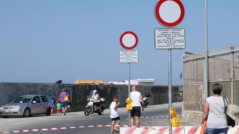 Caos al Muraglione vietato Scattano nuovi interventi
