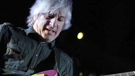 Lee Ranaldo sul palco del Dù Festival di Bauladu