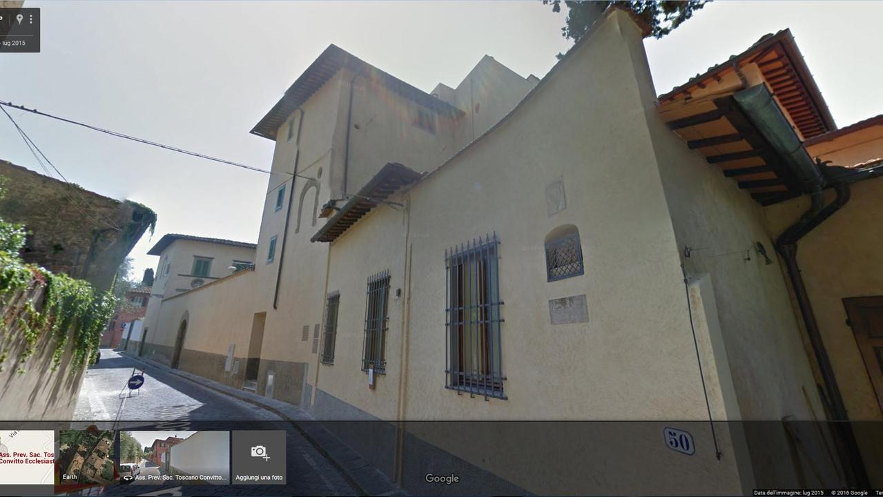 Crudeltà e vessazioni su un anziano sacerdote al Convitto ecclesiastico, arrestati in sette