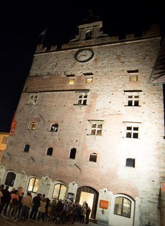 Visione notturna del Palazzo Pretorio