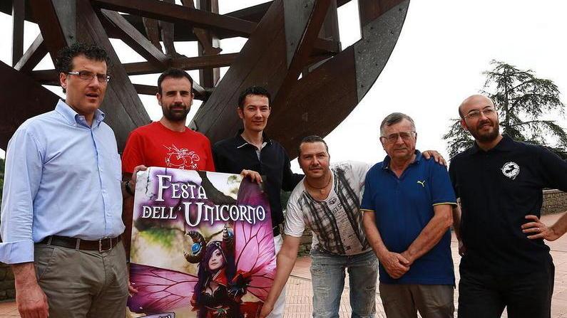 Unicorno, 400 show e tanti big per l’assalto dei 40.000 visitatori - Video