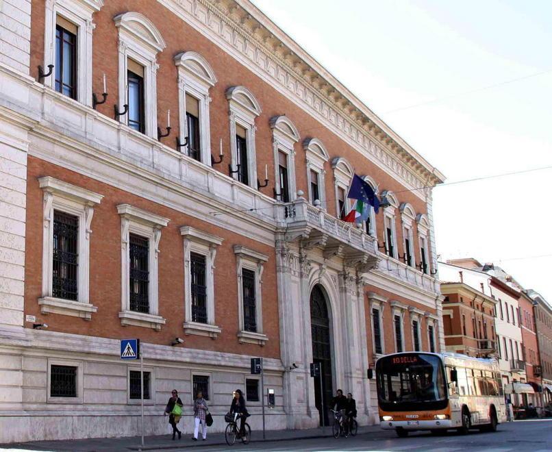 Ferrara, il crac Carife si allarga: altri indagati e reati 