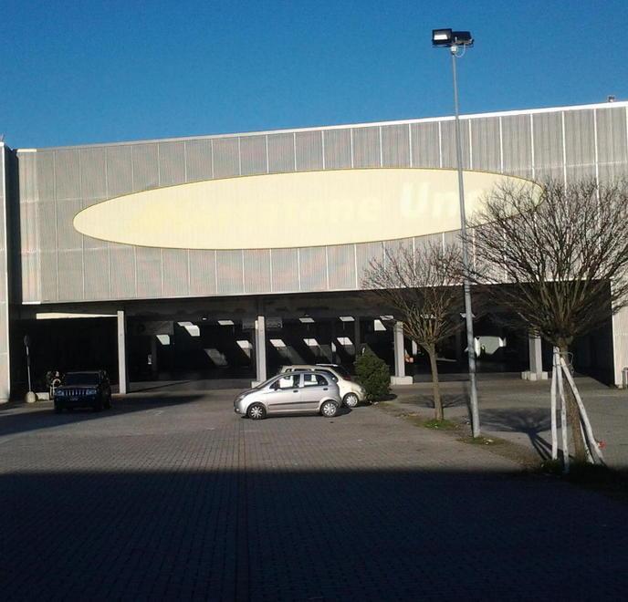 Capannone vuoto e debiti col Comune per 600mila euro