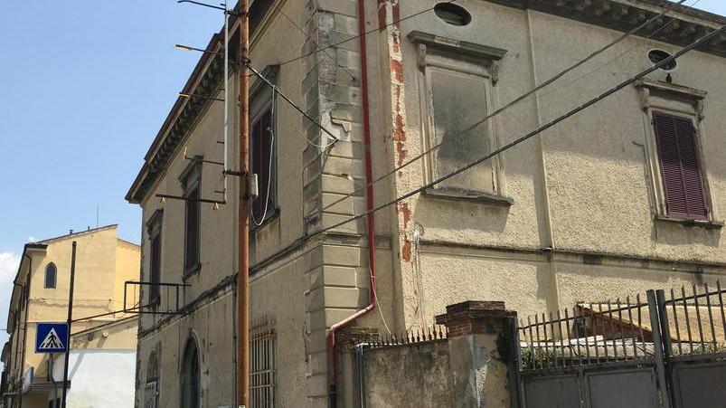 Albergo ai profughi, no del Comune