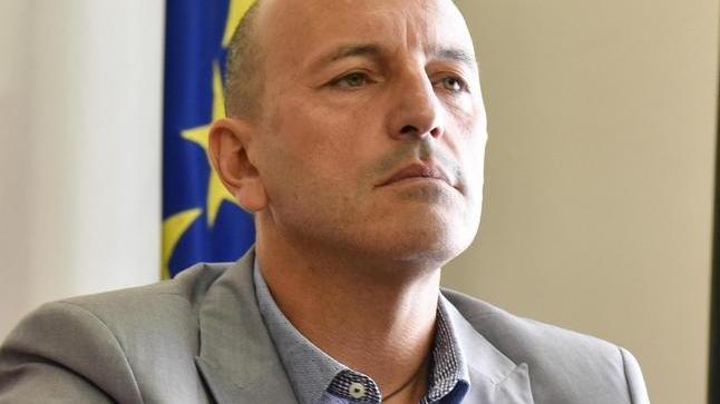 Ambulanti in spiaggia «Attenzione ai furti»