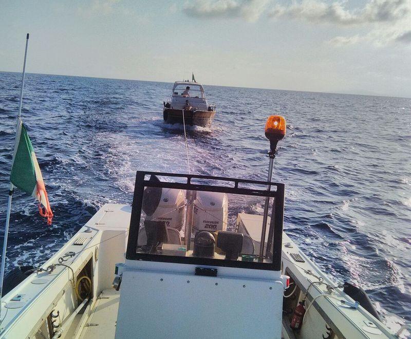 Motori in avaria Soccorsi in mare