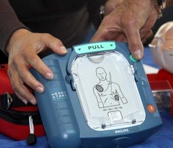 Un defibrillatore alla Croce Bianca 