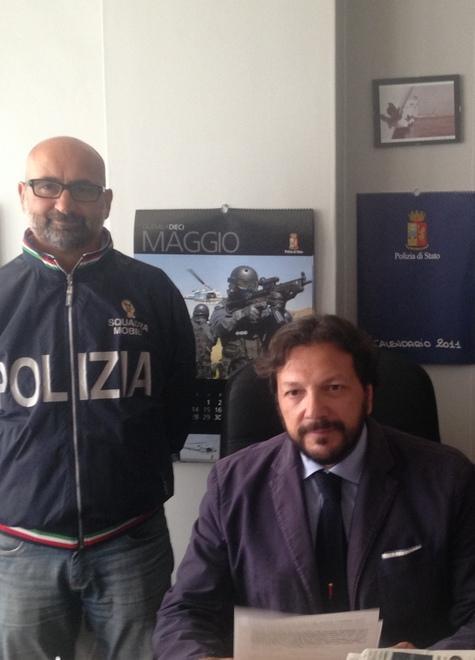 «Tu qui non batti» Soprusi alla lucciola Arrestata coppia 